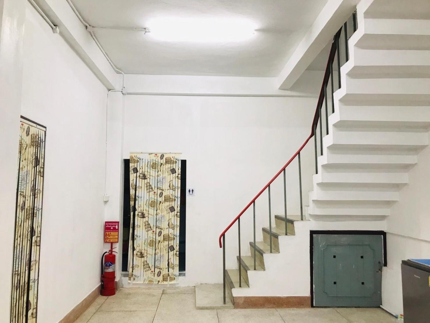 Silom Guesthouse Bangkok Eksteriør bilde