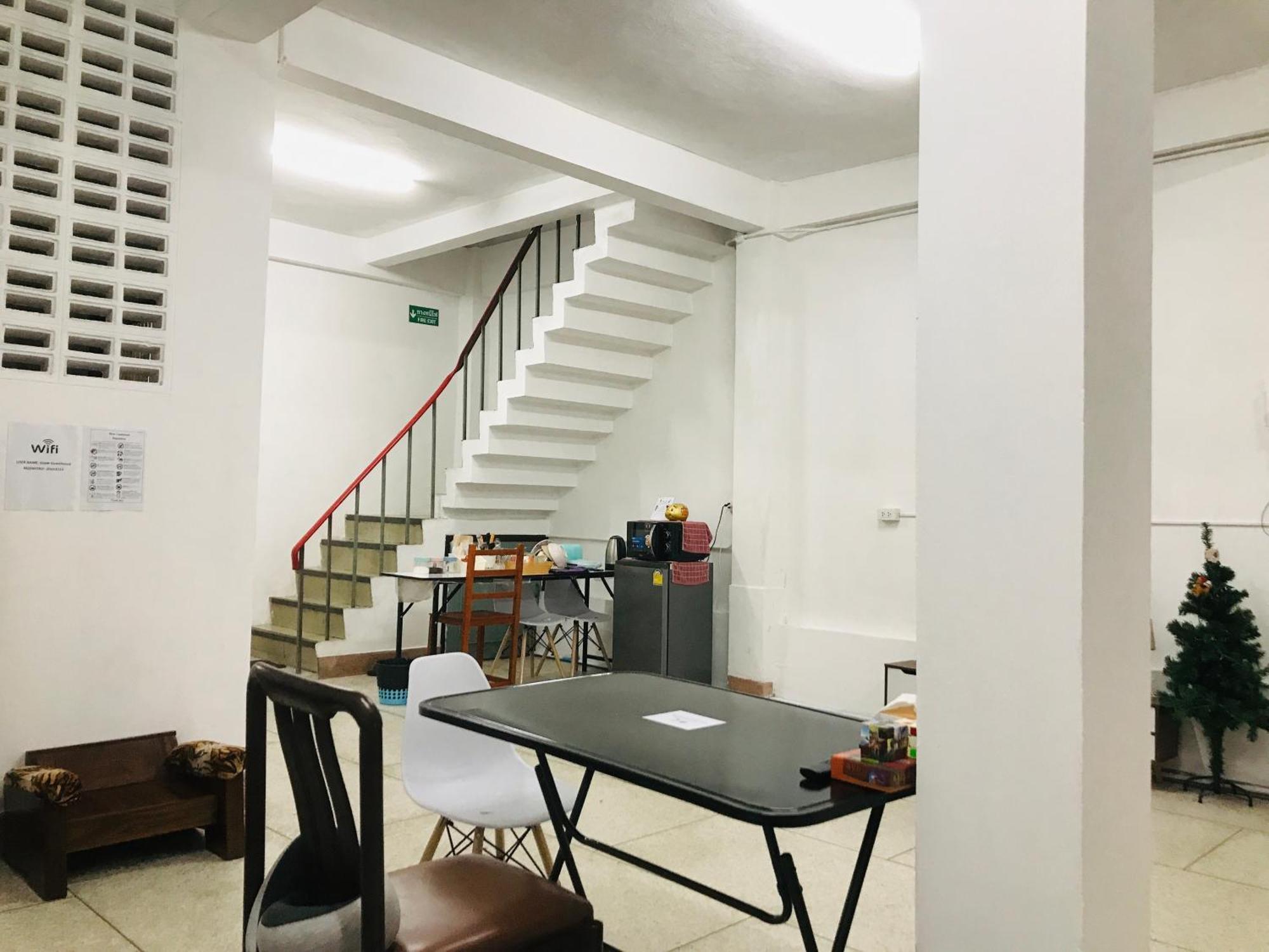 Silom Guesthouse Bangkok Eksteriør bilde