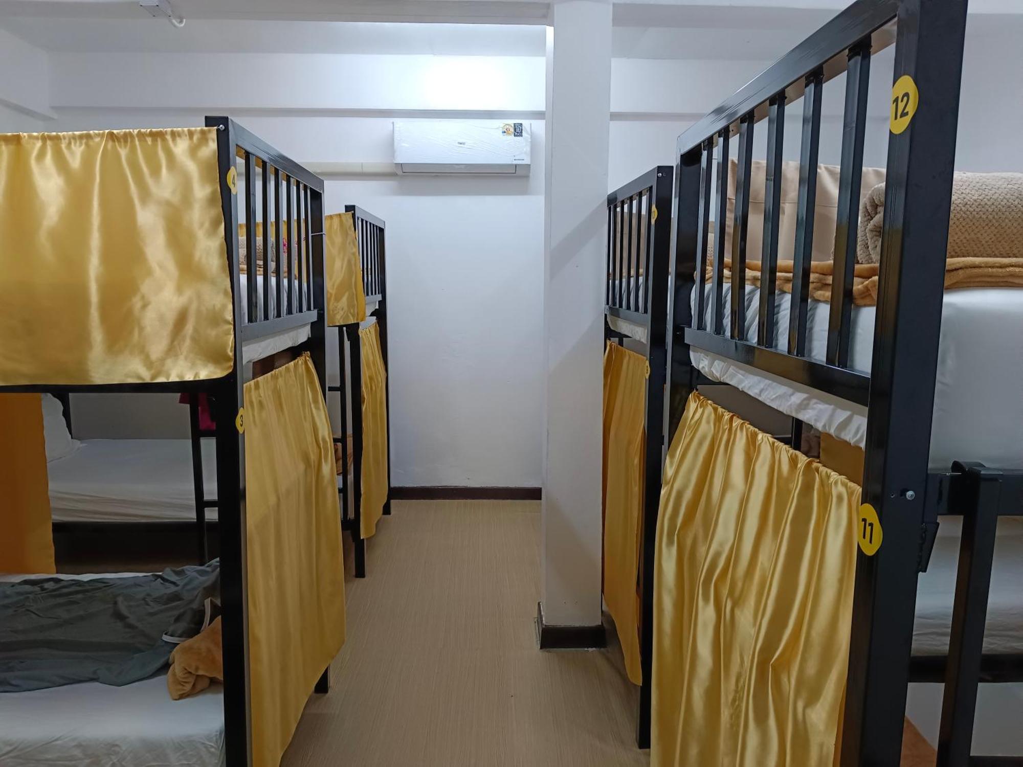 Silom Guesthouse Bangkok Eksteriør bilde